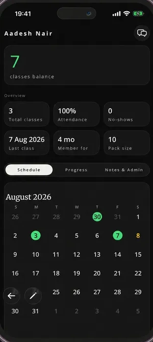Gymbo client detail screen with class balance, attendance and calendar